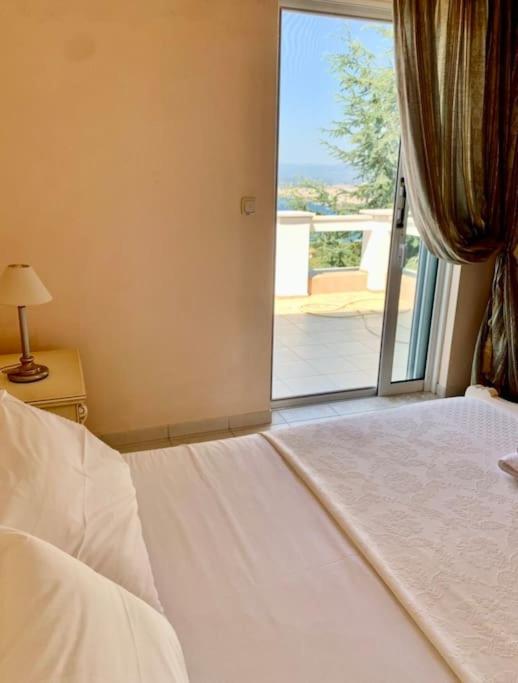 Marine'S Lux Villa:Golden Sunset Kalamáta Eksteriør bilde