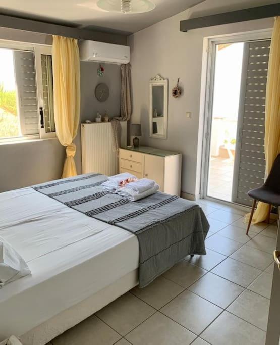 Marine'S Lux Villa:Golden Sunset Kalamáta Eksteriør bilde