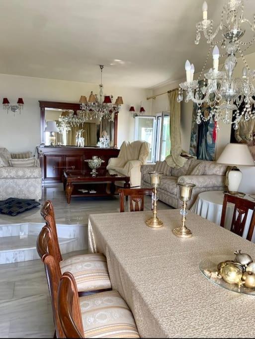Marine'S Lux Villa:Golden Sunset Kalamáta Eksteriør bilde
